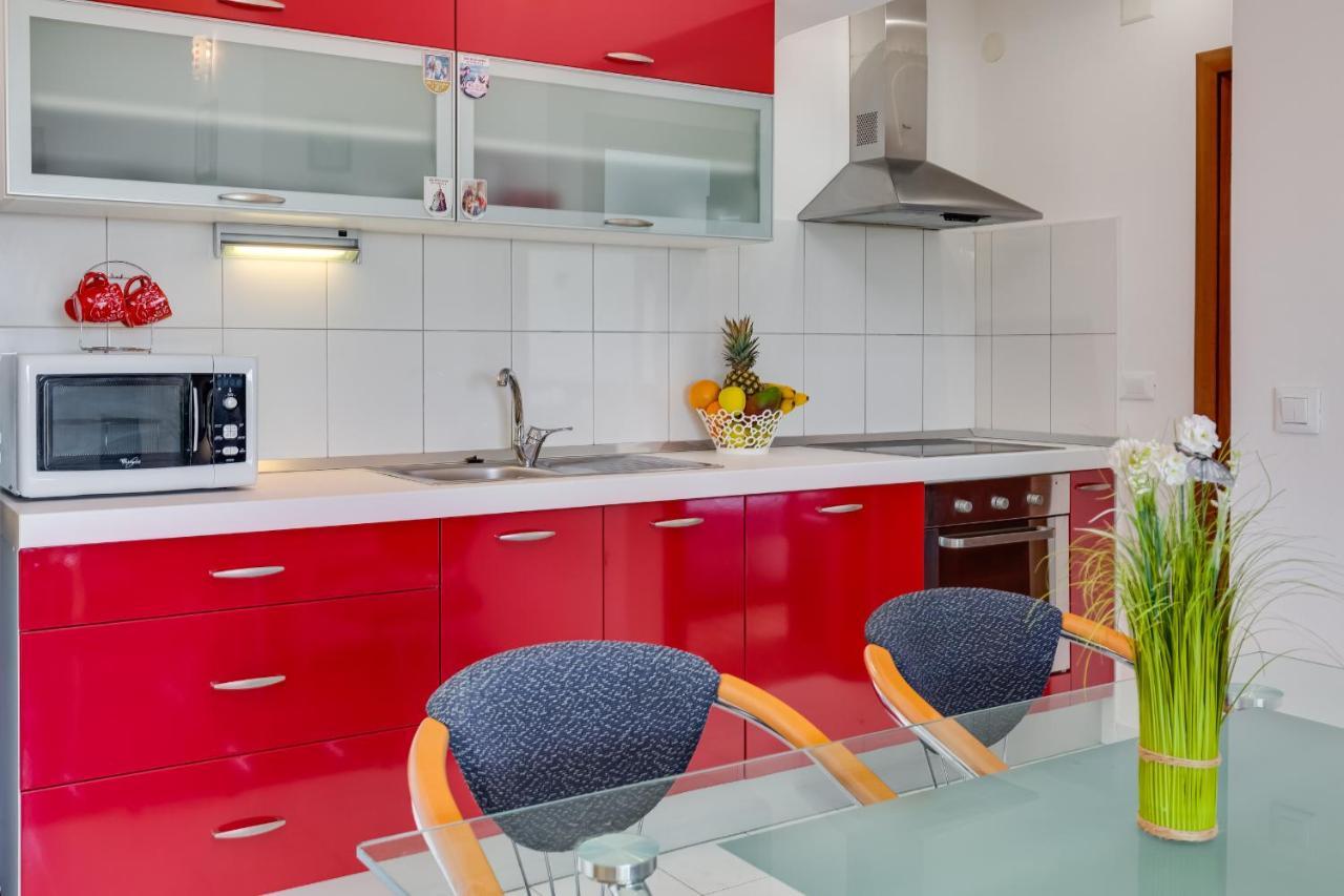 Apartman Strmota S Bazenom Sveti Filip i Jakov Kültér fotó